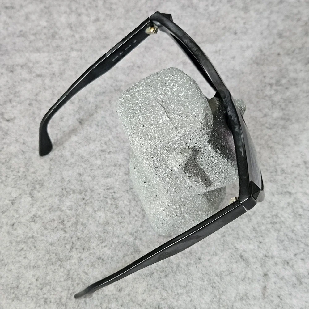 Valentino V712S 001 Black Cat Eye Rockstud Sunglasses Made in Italy 51-19-140